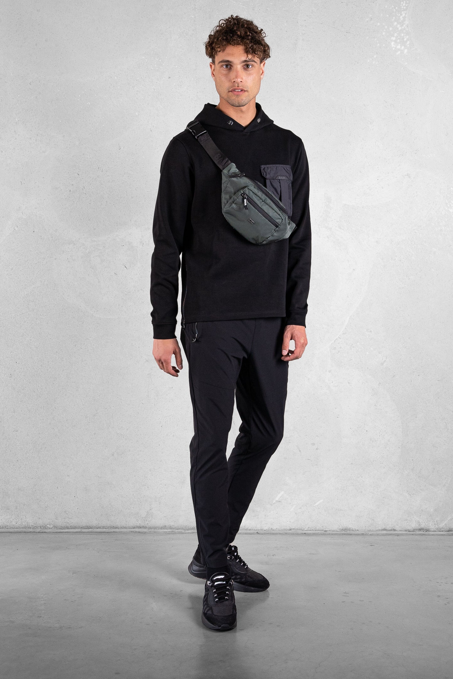 Q-Cargo Series Straight Classic Hoodie Jet Black