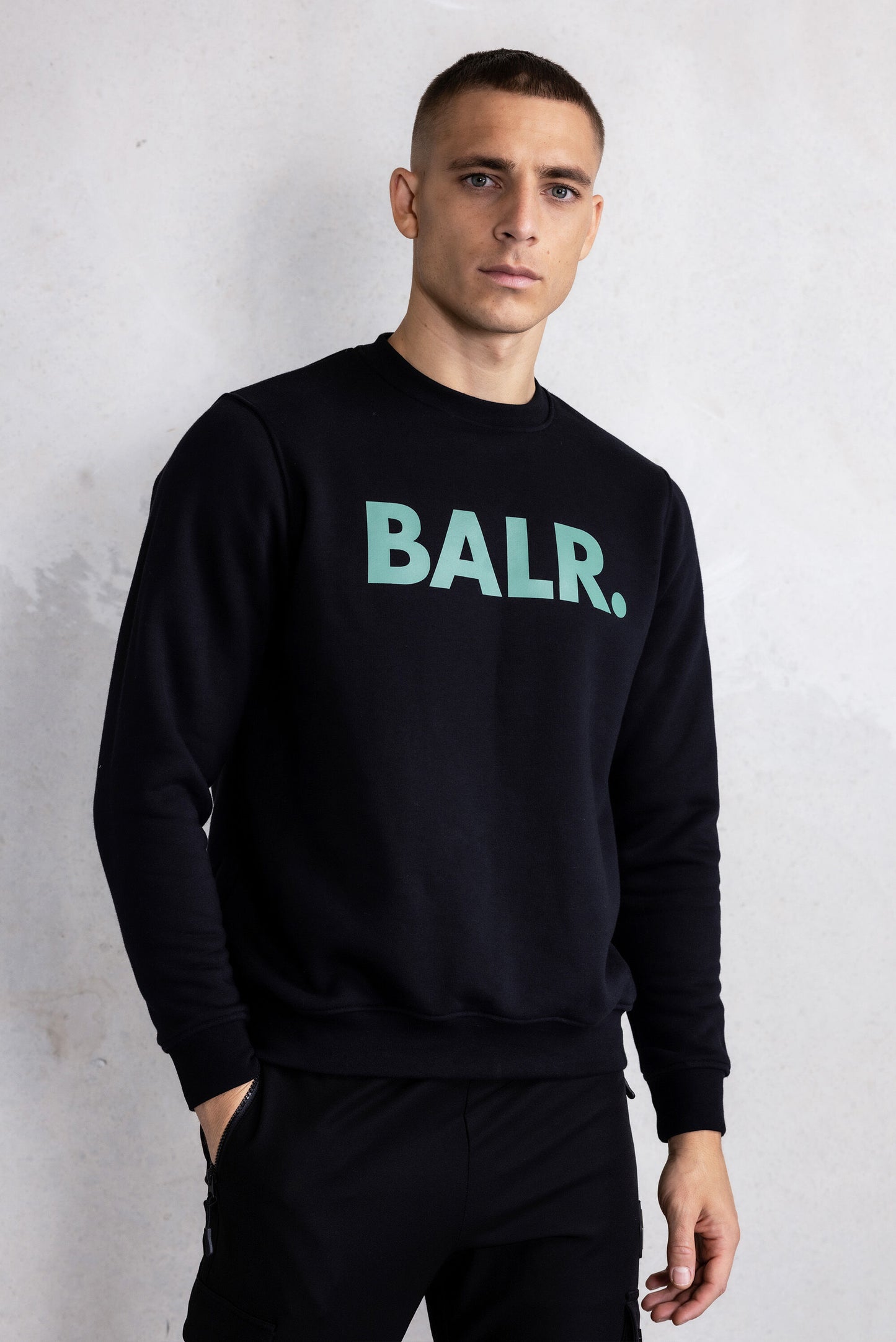 Marke Straight Crewneck Jet Black/Dark Forest