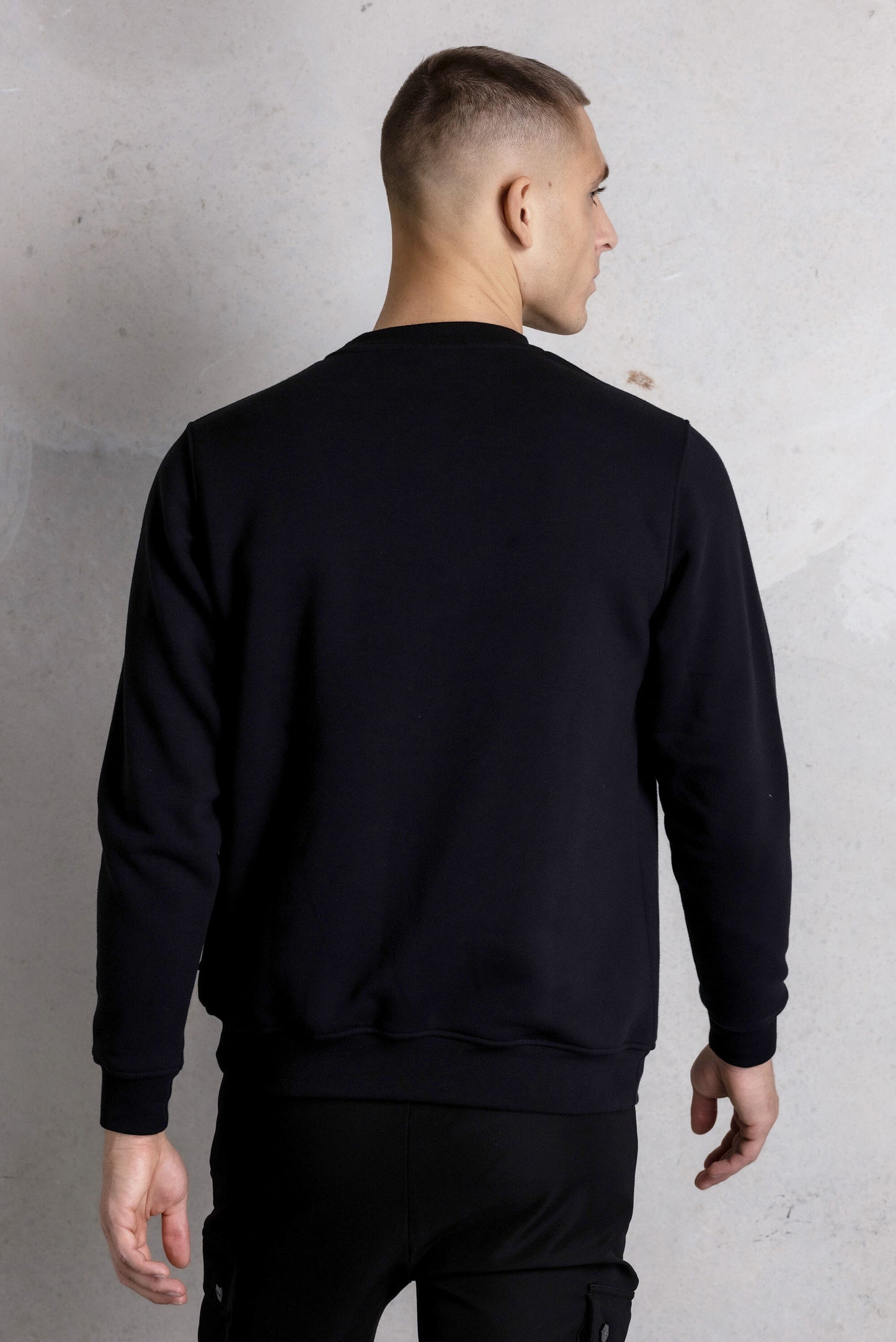 Marke Straight Crewneck Jet Black/Dark Forest