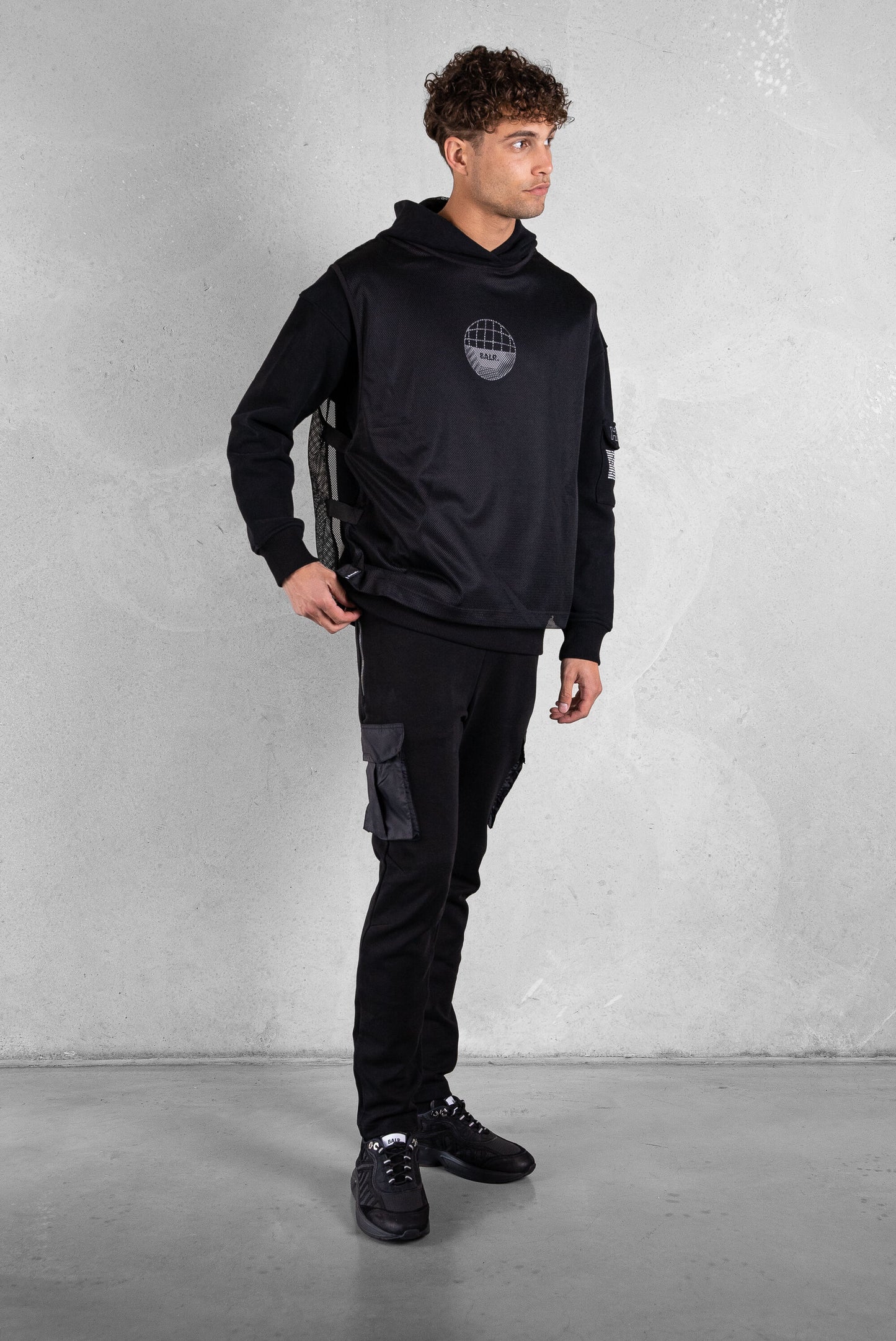 Q-Cargo Series Slim Classic Sweatpants Jet Black