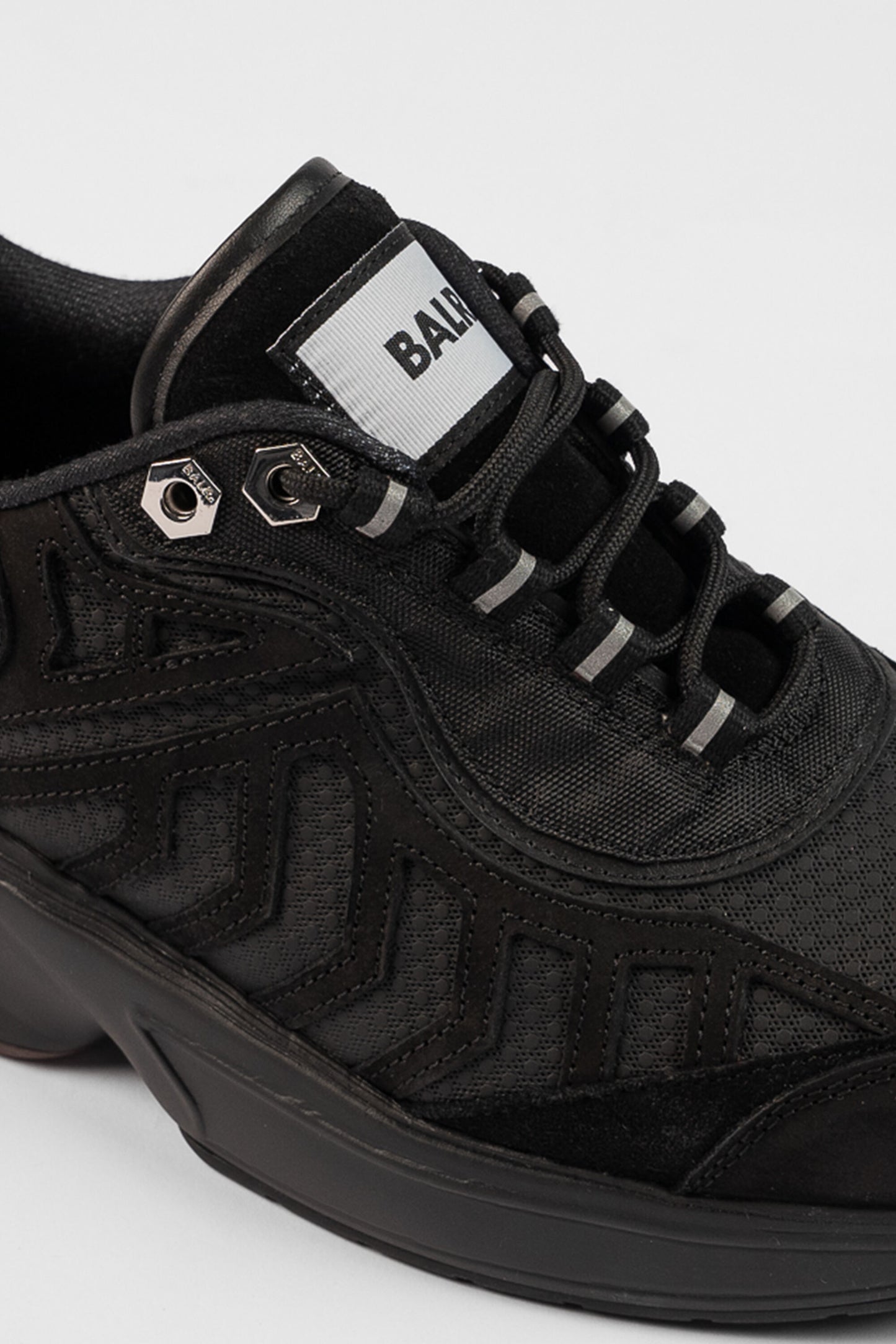 D4 Matte Runner Jet Black