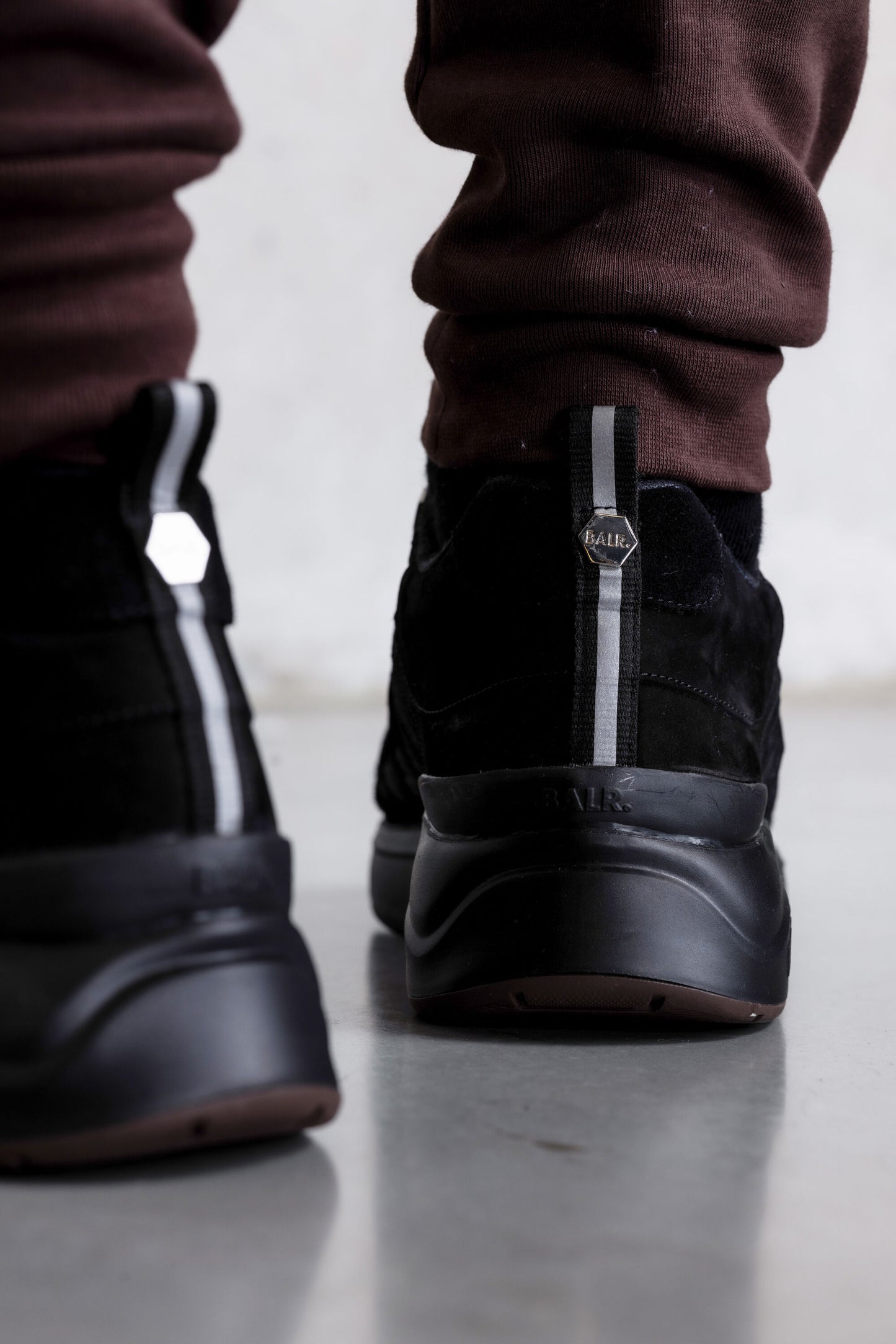 D4 Matte Runner Jet Black