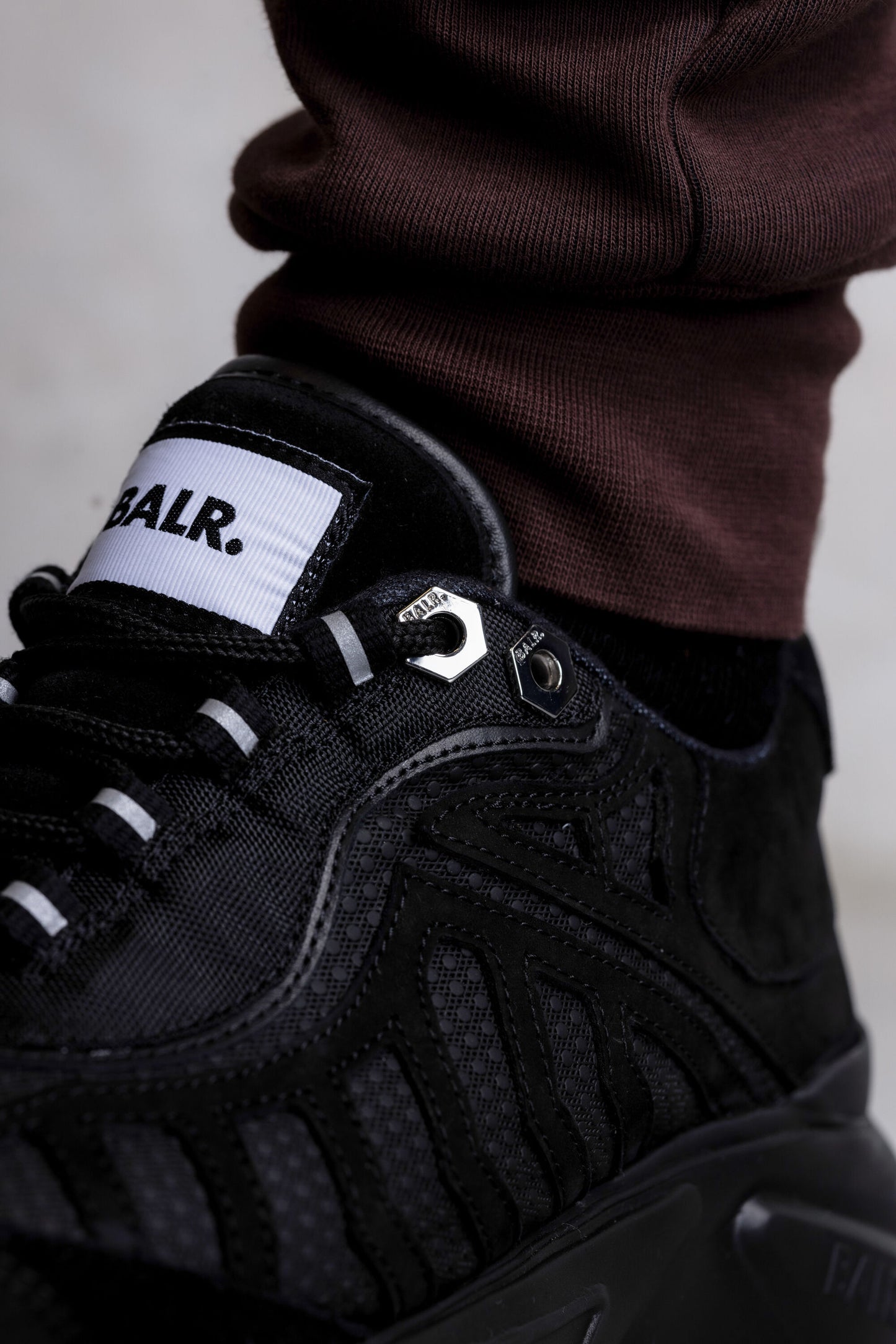 D4 Matte Runner Jet Black