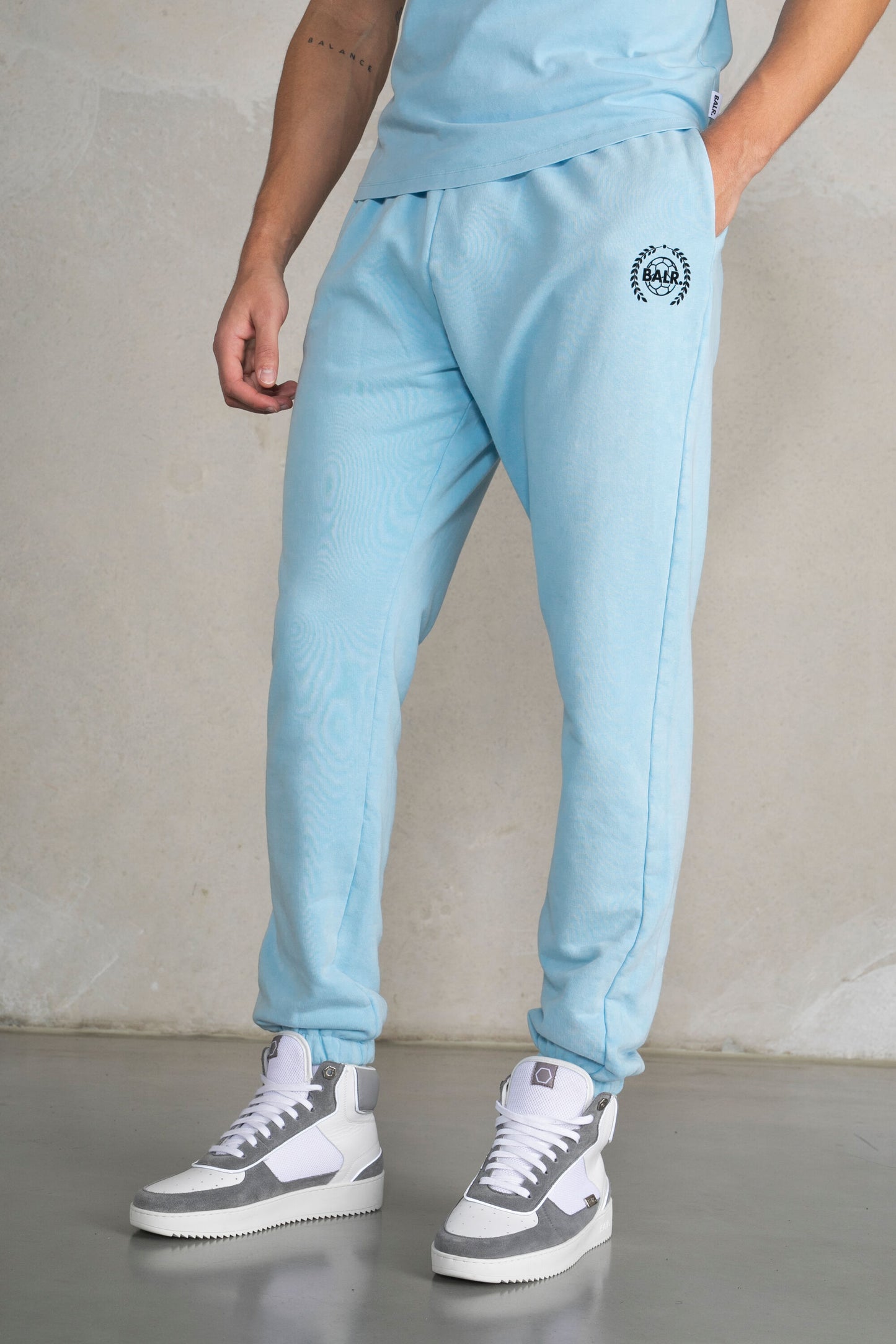 Max Loose Crest Logo Jogger Ice Washed