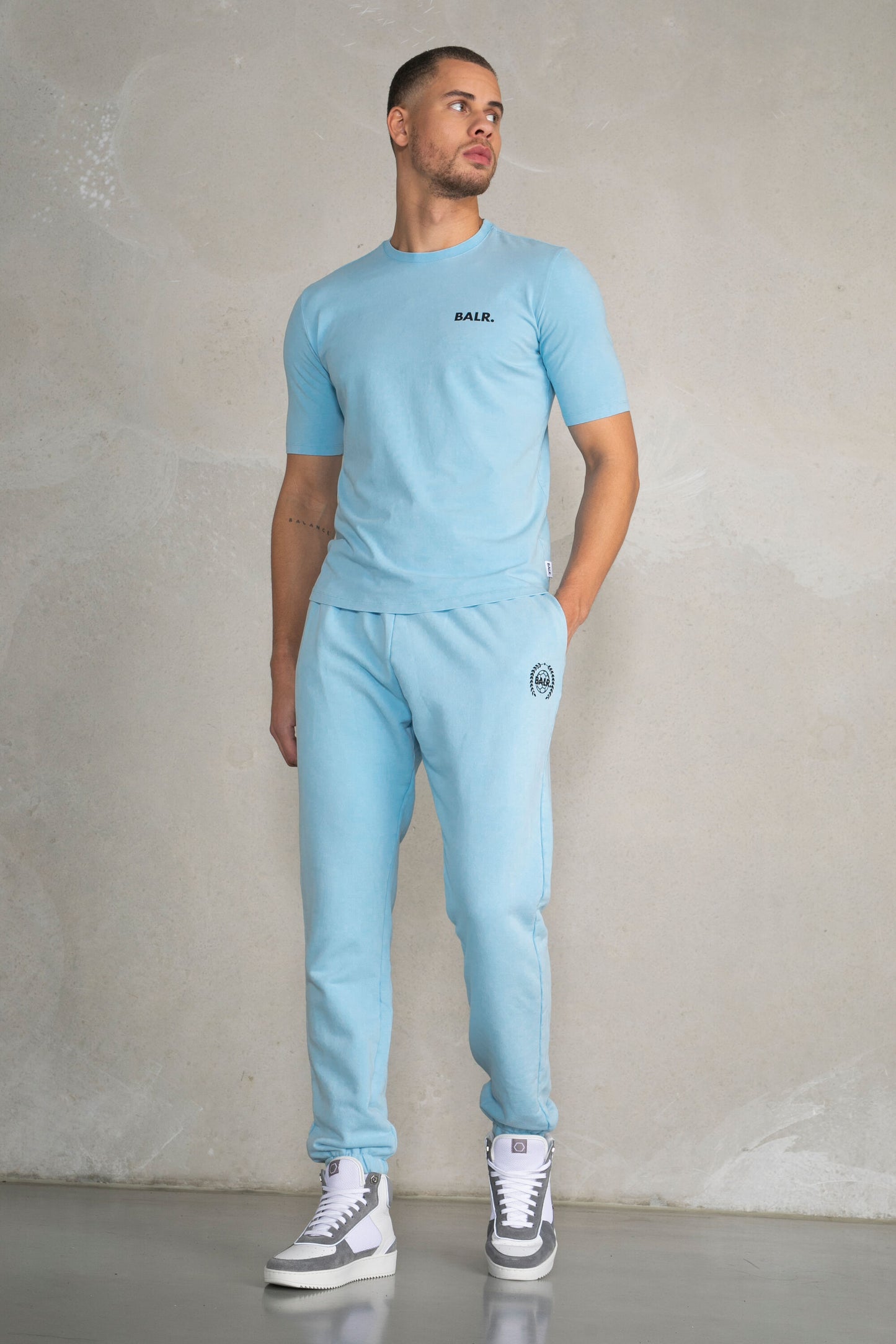 Max Loose Crest Logo Jogger Ice Washed