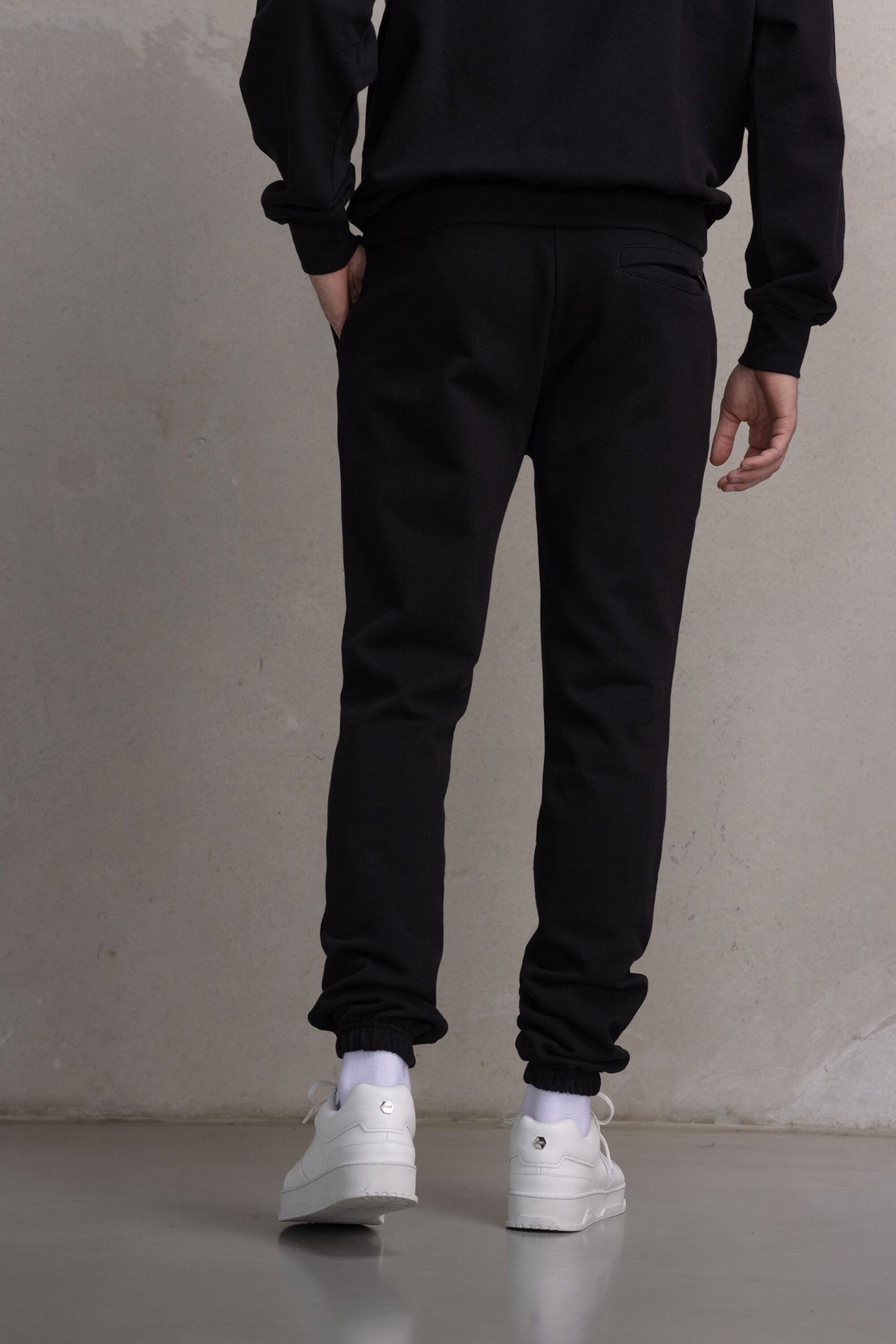 Regular Metal Brand Jogger Jet Black