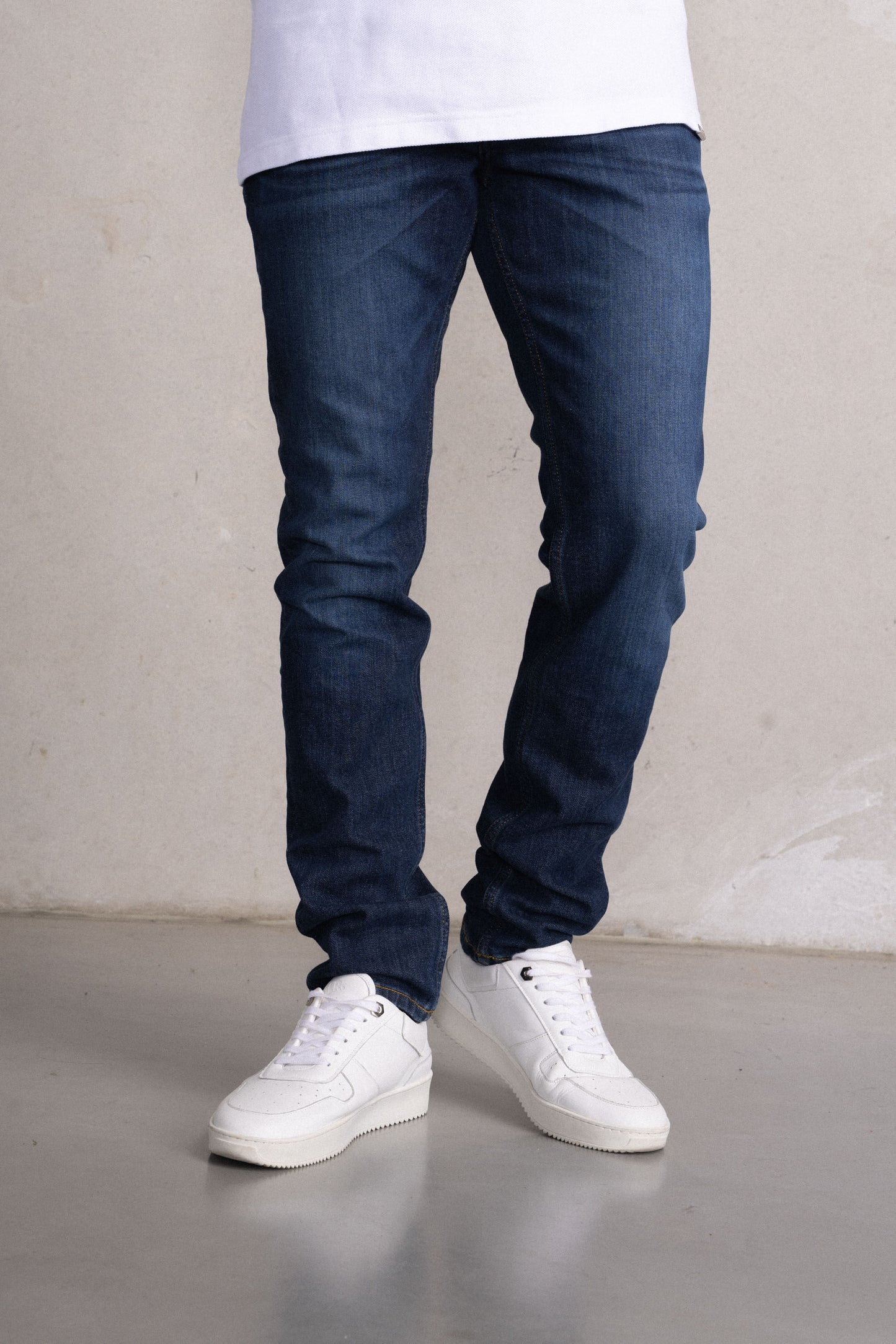 James Slim Mid Aged Denim Solid Blue