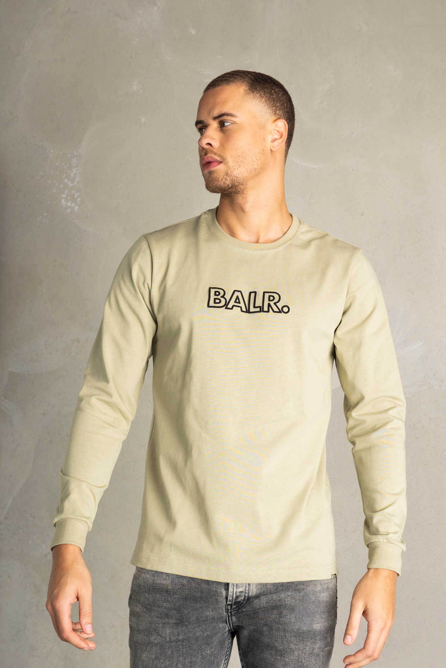 Olaf Straight Outline Long Sleeve Elm