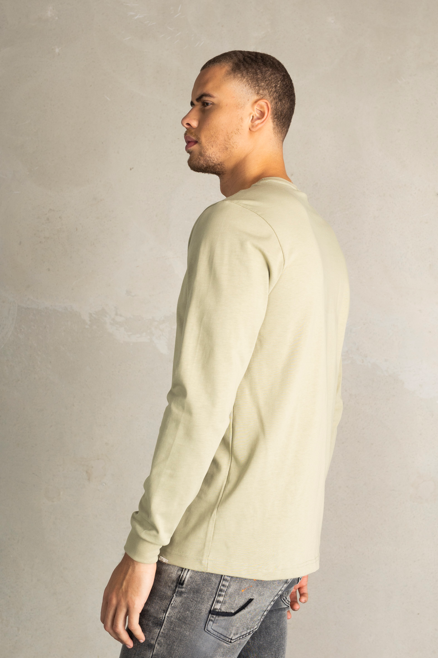 Olaf Straight Outline Long Sleeve Elm