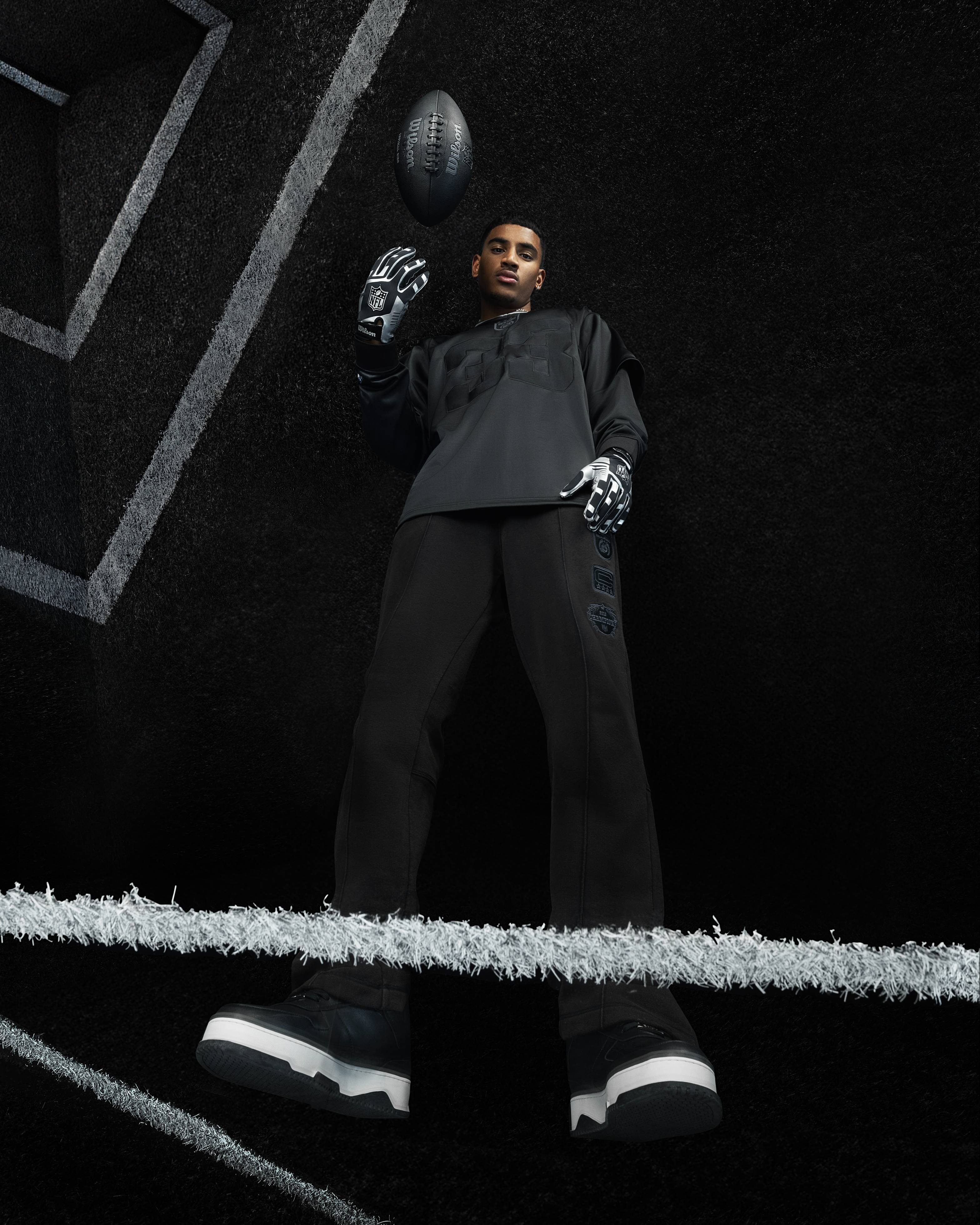 BALR_x_NFL_17_INSTAGRAM_CROP_1_82bd916c-c857-4f4b-80b8-486d1adc2d54.jpg