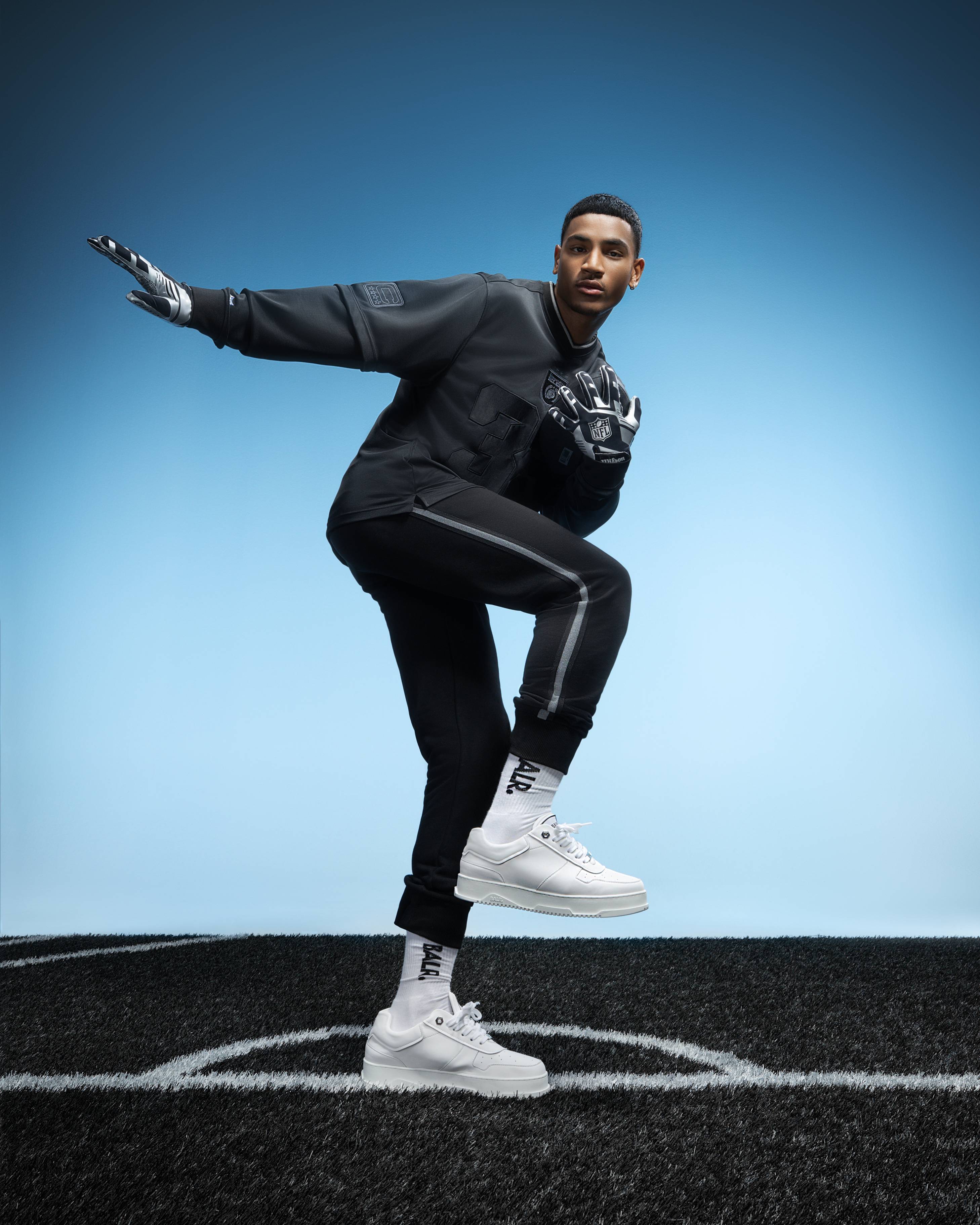 BALR_x_NFL_3_INSTAGRAM_CROP_1_32ba783e-c21d-4a77-aaf4-44c7ac9e5ad6.jpg