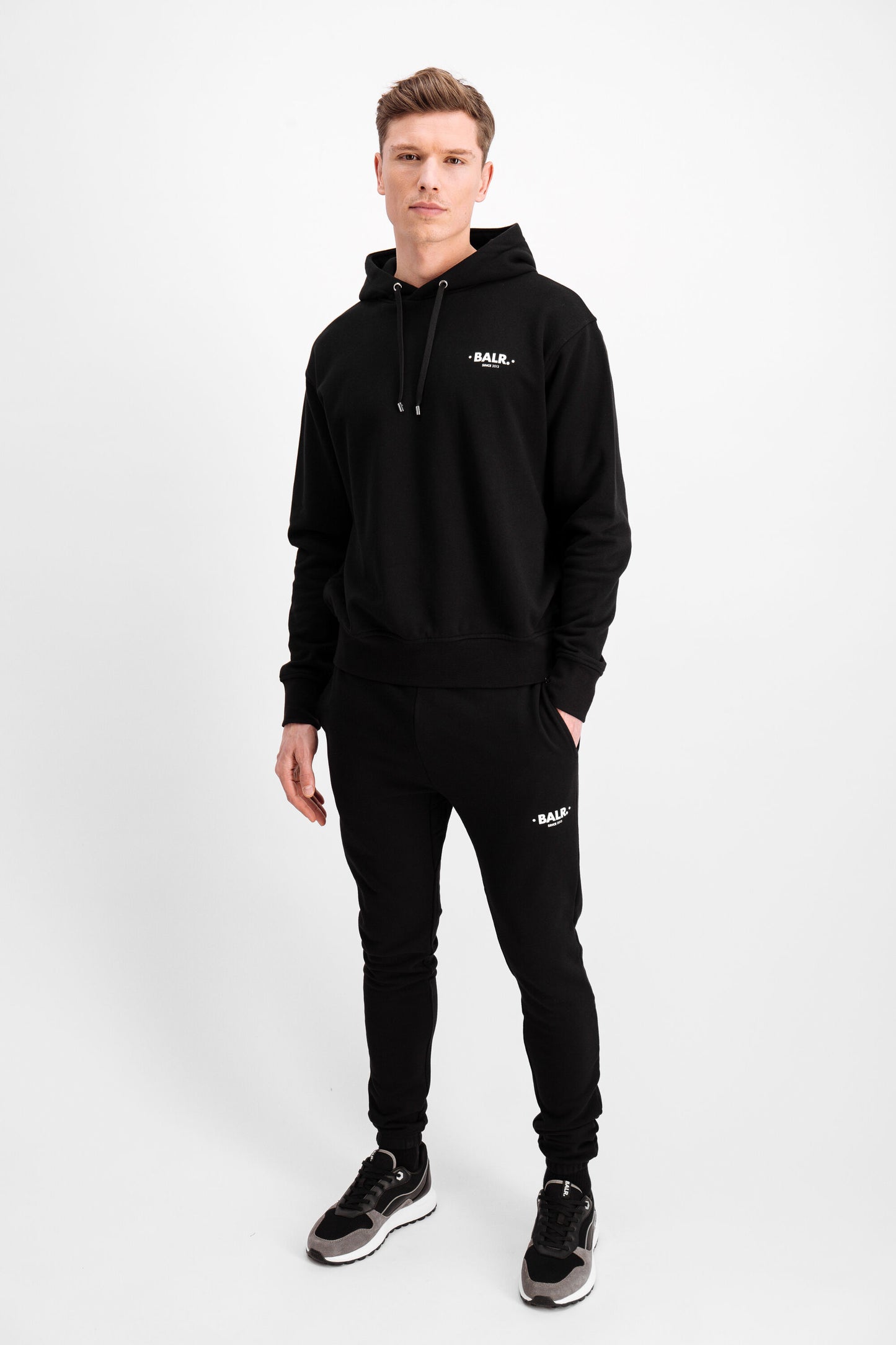 Minimalistic Relaxed Fit Jogger Black