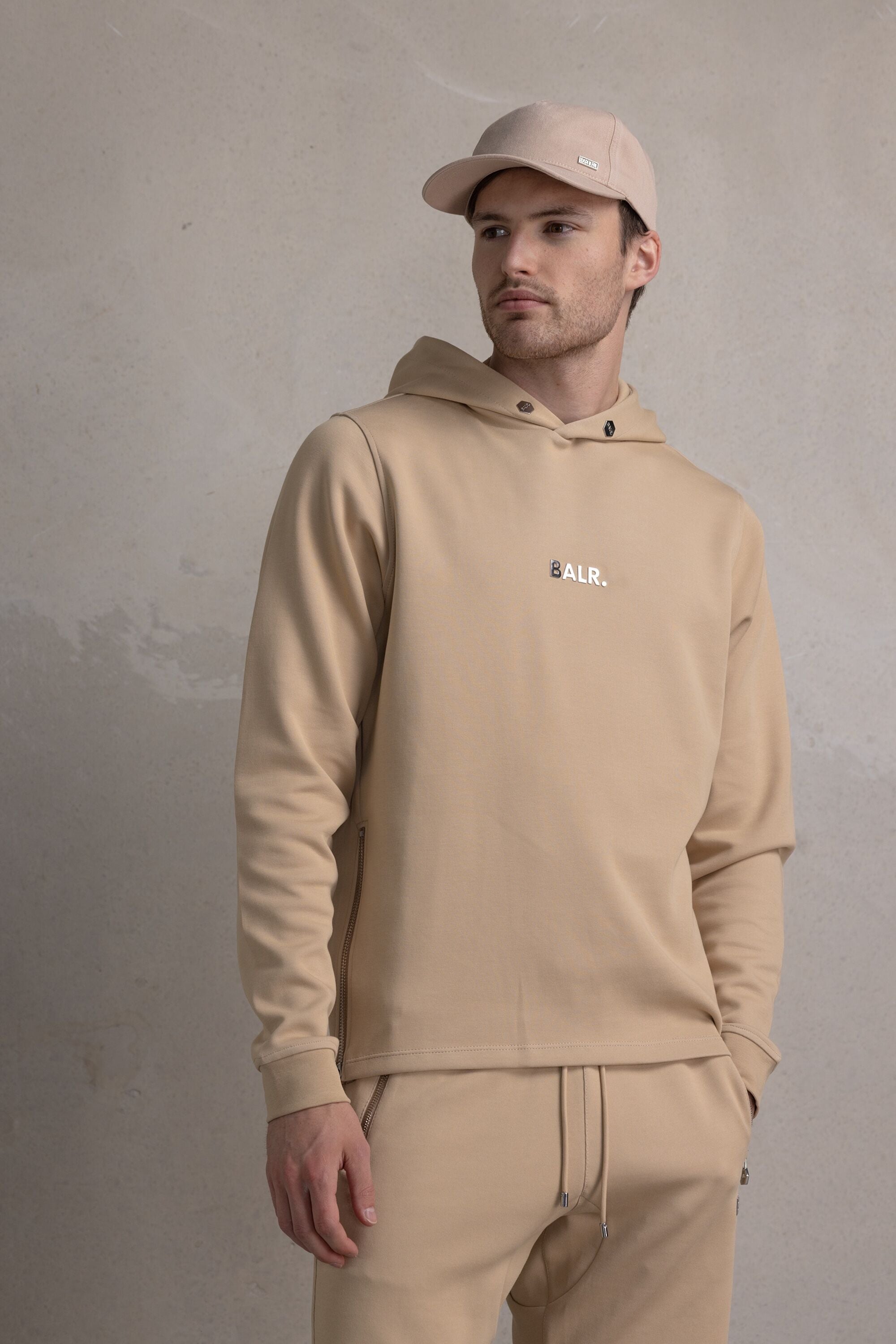 Q-Series Straight Classic Hoodie Irish Cream