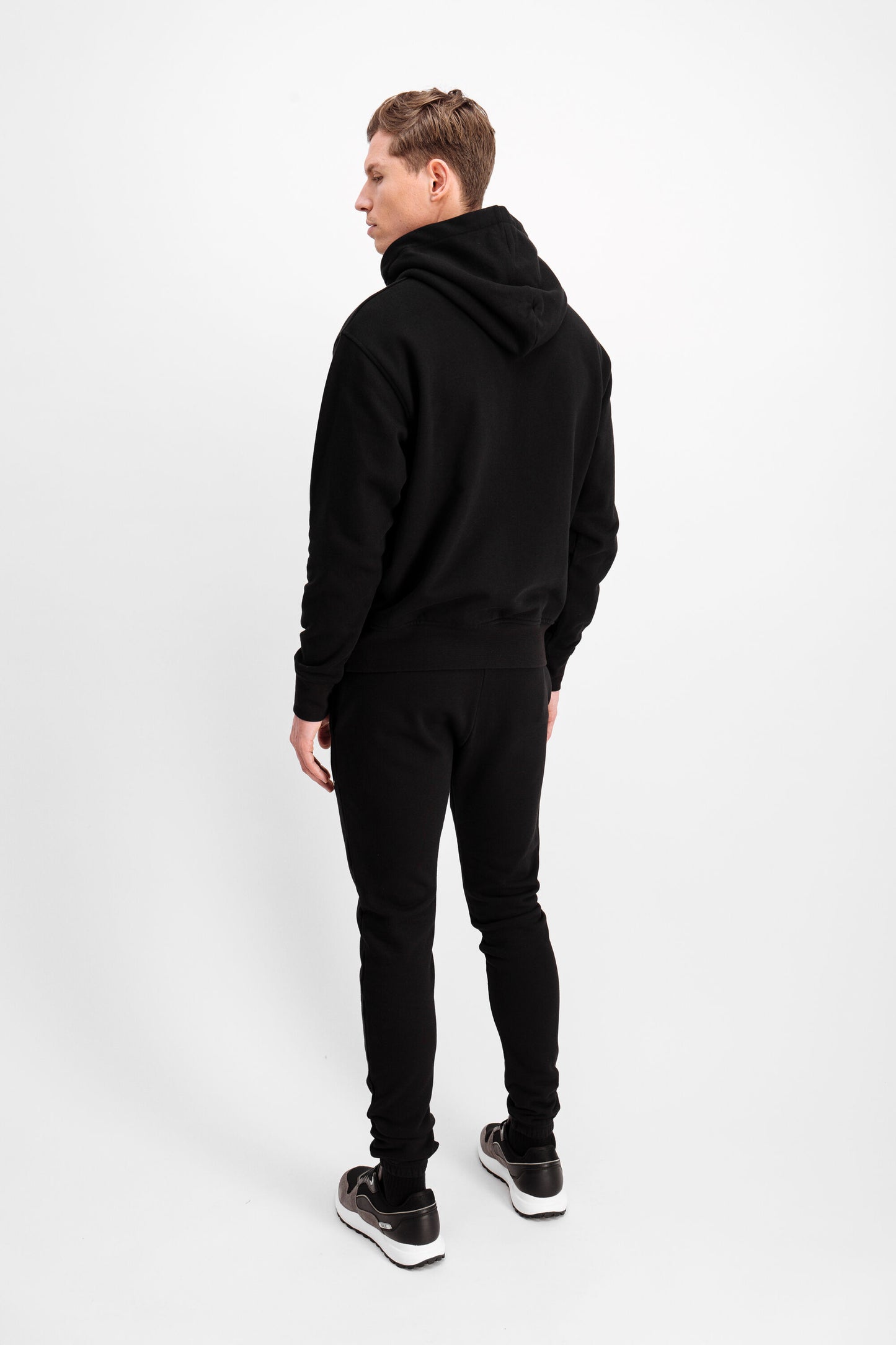 Minimalistic Relaxed Fit Jogger Black