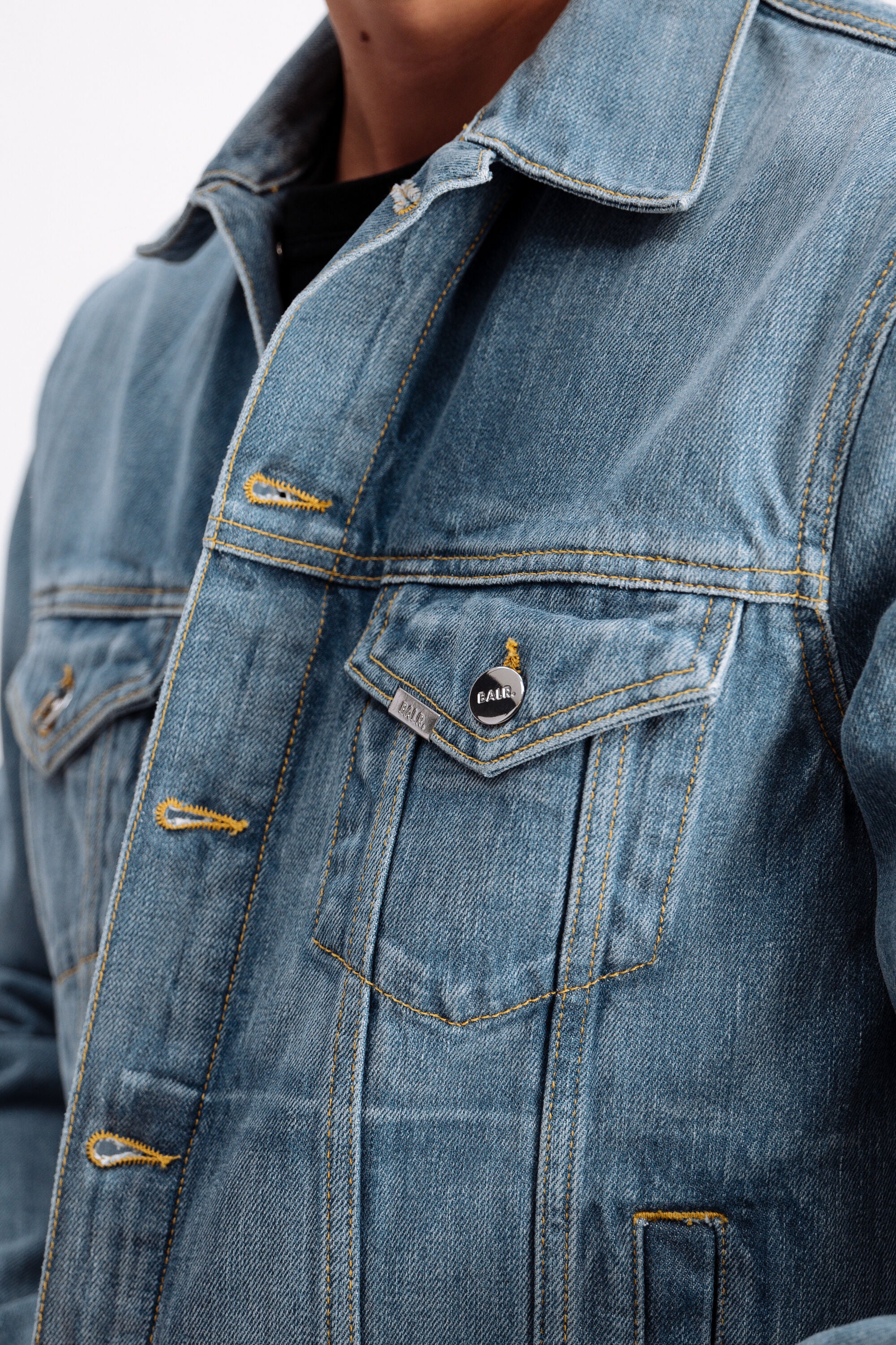 Embossed Straight Denim Jacket Mid Aged